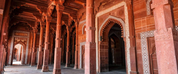 Why Book a Delhi Local Sightseeing Tour Package from a Local Travel Agency?